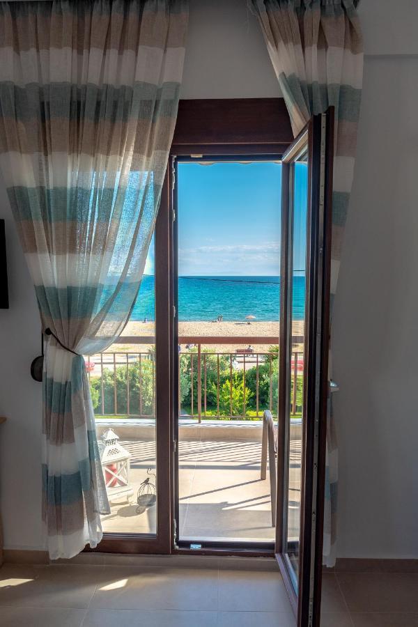 Dimi Seafront Apartment By Rentals Pro Services - Nea Moudania Zewnętrze zdjęcie